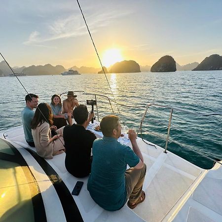 Scarlet Pearl Cruises - Wonder On Lan Ha Bay Hotel Hạ Long-öböl Kültér fotó
