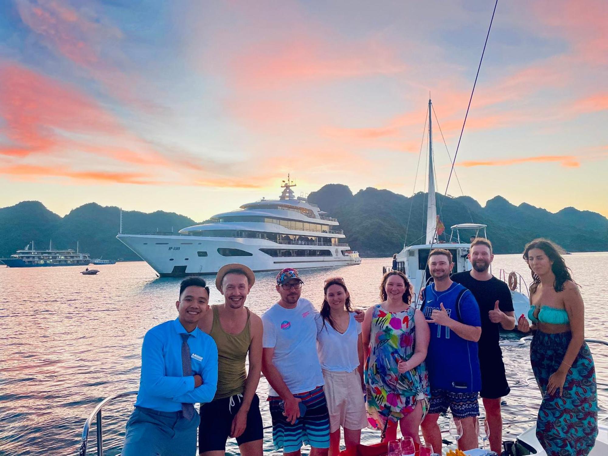 Scarlet Pearl Cruises - Wonder On Lan Ha Bay Hotel Hạ Long-öböl Kültér fotó