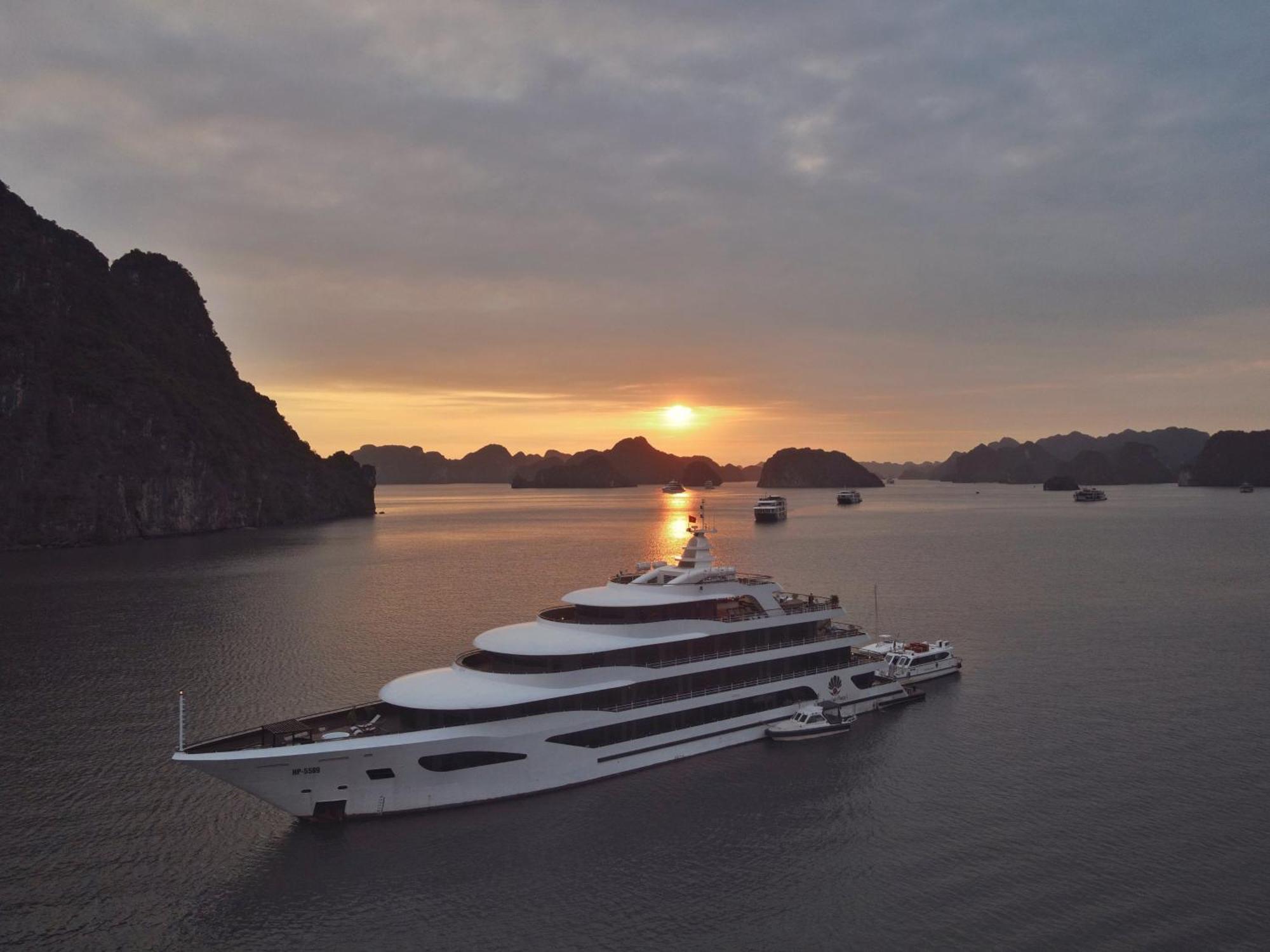 Scarlet Pearl Cruises - Wonder On Lan Ha Bay Hotel Hạ Long-öböl Kültér fotó
