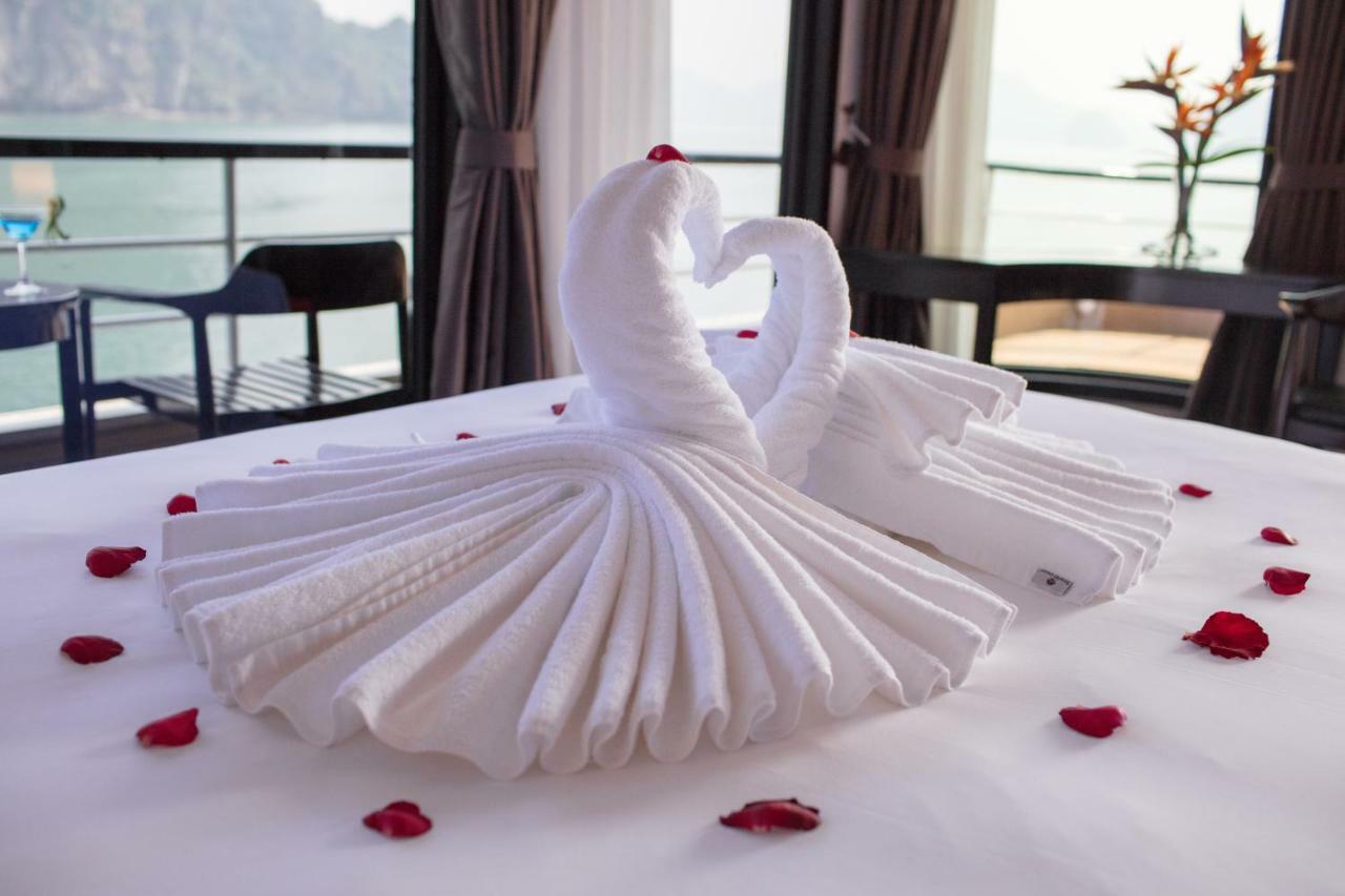 Scarlet Pearl Cruises - Wonder On Lan Ha Bay Hotel Hạ Long-öböl Kültér fotó